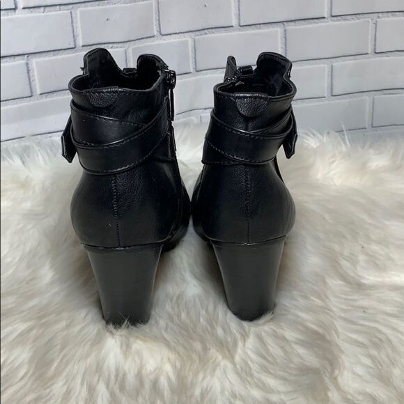 Breckelles Gail Black Leather Zip Booties … - Picture 3 of 6